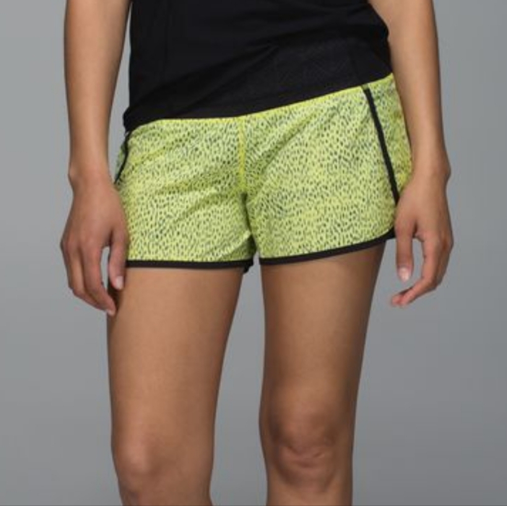Lululemon Tracker Dottie Dash Clarity short